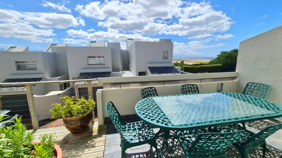 4 Bedroom Property for Sale in Lookout Beach Western Cape